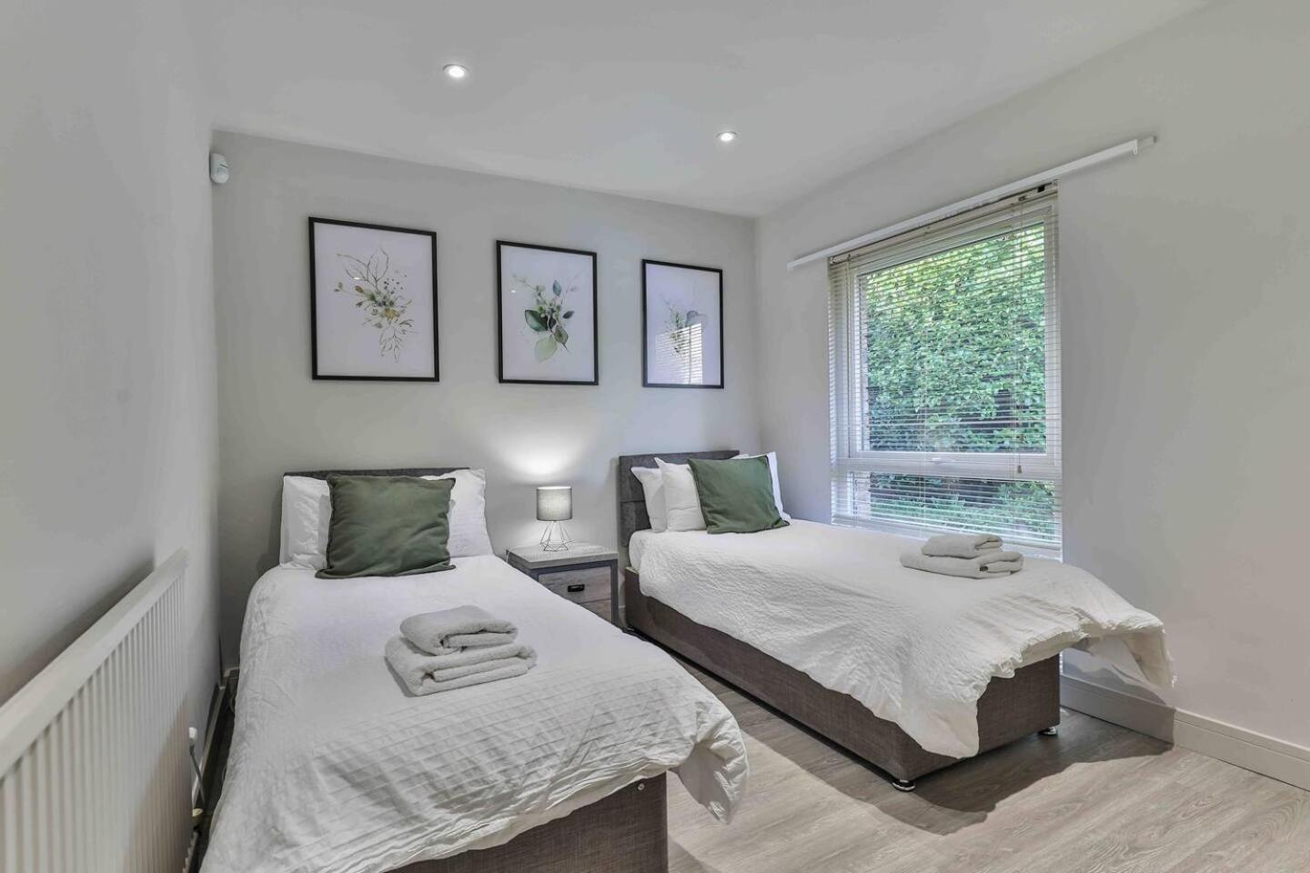 3 Bedroom Bungalow Close To Peak District With Garden 谢菲尔德 外观 照片